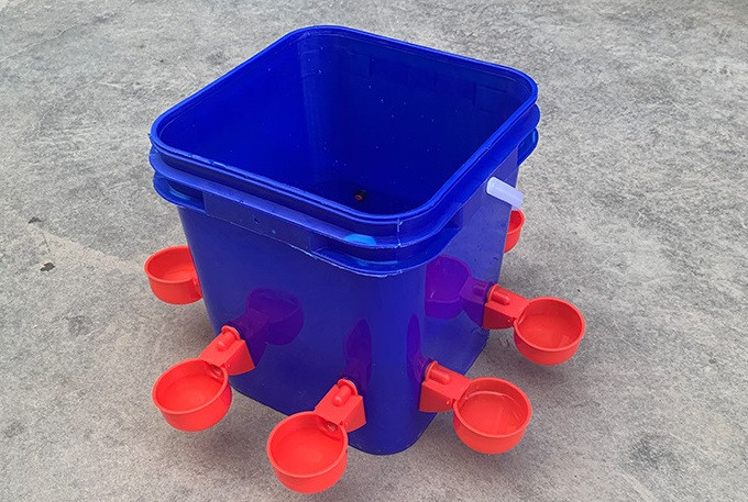 Hranilica za pitku vodu za piliće Patka Guska Purica Prepelica Automatska posuda za vodu za piletinu Pojilica za perad