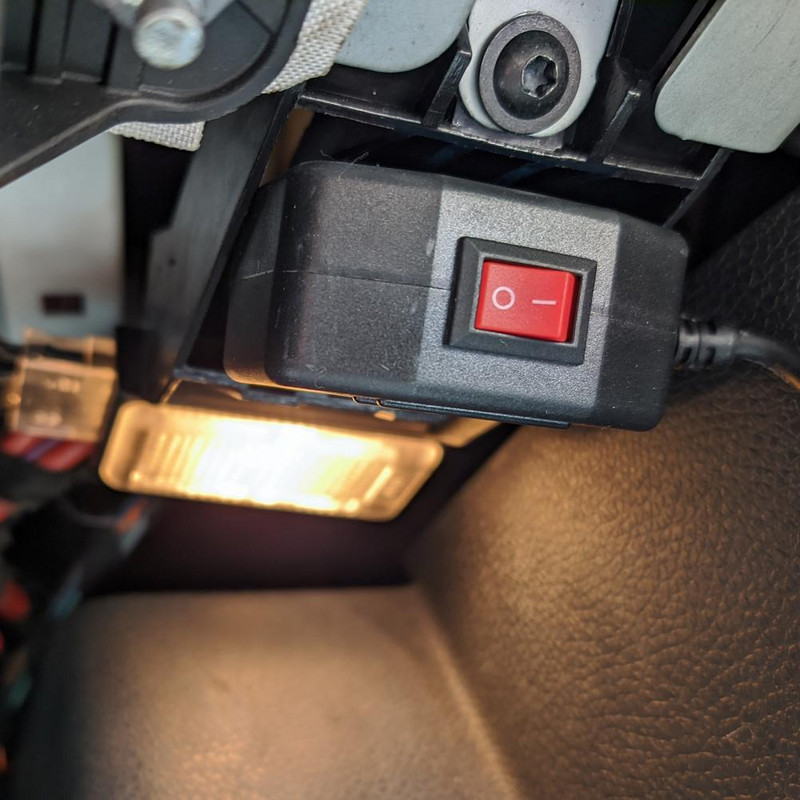 Nagy teljesítményű adapter Könnyű, robusztus, biztonságos OBD töltőkábel USB tápadapter OBD csatlakozó Plug Play