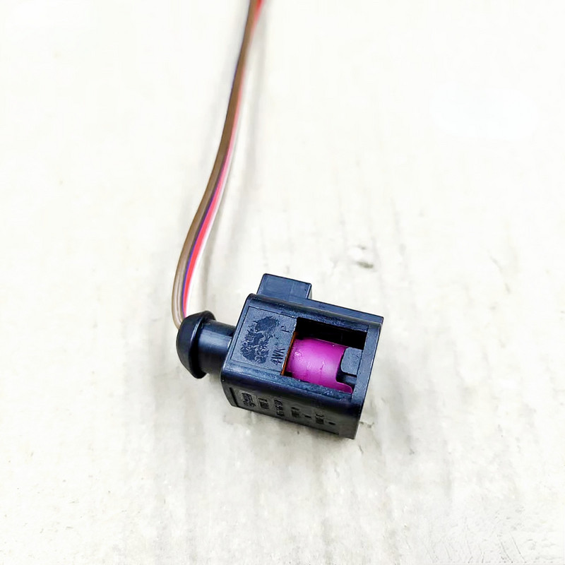 Audi A3 A4L A6L A4 A5 A6 A7 A8L Q3 Q7 Q5 autó kürt csatlakozó kábelköteghez 4D0 971 992