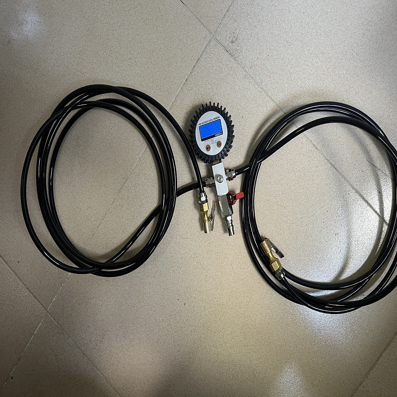 Skaitmeninis padangų slėgio ekvalaizeris, automatinis padangų pripūtimas su 5M vamzdžiu, visiškai rankiniu pripūtimo pistoleto oro matuokliu remonto dirbtuvėms