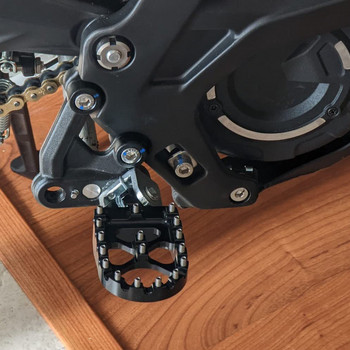 За surron X Foot Peg Мотоциклет Електрическо превозно средство CNC Колчета за крака Колчета за крака Стойки Педали за Dirt Bike Off-Road x260 и x160 CNC