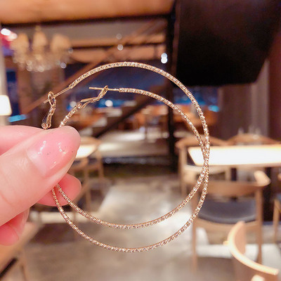 Nauji madingi auskarai su dideliu lanku moterims Blizgantis kalnų krištolas didelis apskritimas auskaras Brincos mergaičių vakarėlis sužadėtuvių papuošalai dovanos