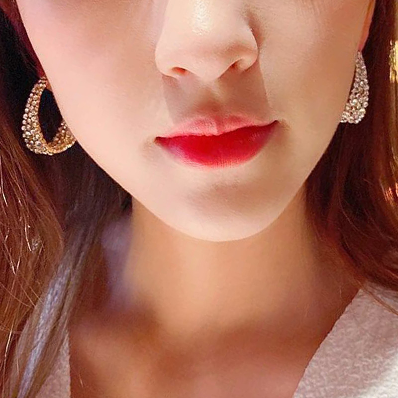 Nauji madingi auskarai su dideliu lanku moterims Blizgantis kalnų krištolas didelis apskritimas auskaras Brincos mergaičių vakarėlis sužadėtuvių papuošalai dovanos