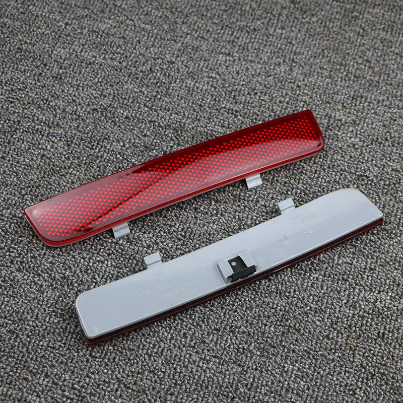 LR006349 LR006348 Pereche stanga+dreapta bara spate reflector rosu pentru Land Rover LR2 2008- Range Rover 2003-2012