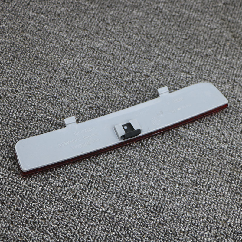 LR006349 LR006348 Pereche stanga+dreapta bara spate reflector rosu pentru Land Rover LR2 2008- Range Rover 2003-2012