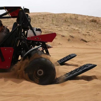 SUV Автомобилен авариен тракционен борд Подходящ за заснежени кални пустини Самоспасяваща противоплъзгаща подложка Traction Assistance Traction Board Нов