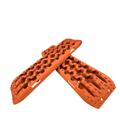 Lanțuri de zăpadă în afara bordului mașinii 10T Placă antiderapante de autosalvare Echipament de urgență cu auto-conducere Asistență la tracțiune cu nisip noroiat