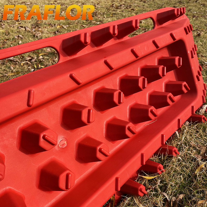 Univerzalni automobil SUV od 10 tona Spašavanje u nuždi Daska protiv proklizavanja Staze za oporavak Putna guma Ljestve Pijesak Blato Gume za snijeg Protuklizna daska