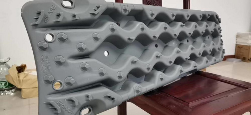 Aukštos kokybės automobilinės klasės polipropileno gelbėjimo lenta sniego gelbėjimo lenta lauko avarinė padanga neslystanti