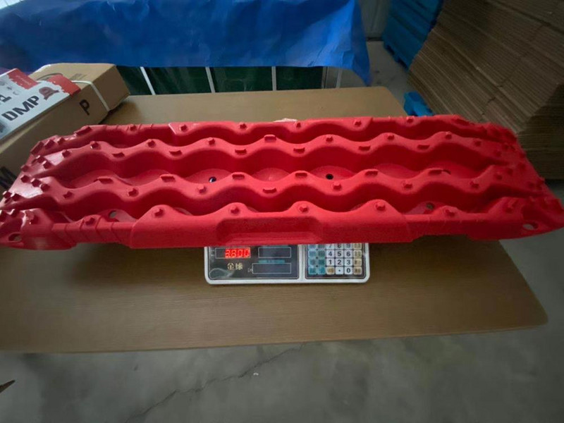 Aukštos kokybės automobilinės klasės polipropileno gelbėjimo lenta sniego gelbėjimo lenta lauko avarinė padanga neslystanti