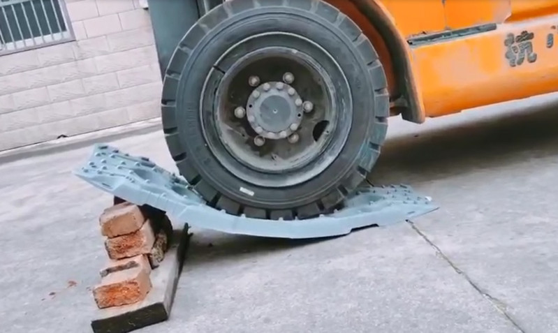 Geros kokybės automobilinės klasės polipropileno pabėgimo lenta sniego gelbėjimo lenta lauko avarinė padanga neslystanti VISIEMS