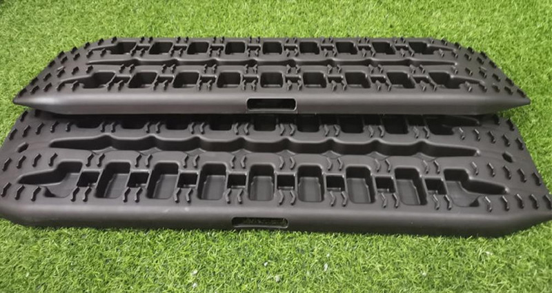 5-10 tonų 2 vnt/1 pora automatinė neslystančioji atjungimo lenta Smėlio gelbėjimo gervė visureigių įrengimas dykumos purvo žemės kelias