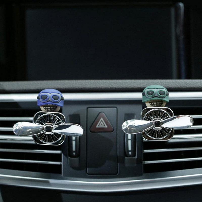 Pilot amuzant Odorizant pentru mașină în formă de avion Parfum cu frunze de ventilator rotativ în formă de desene animate Odorizant de aer condiționat Priză de aerisire Parfum