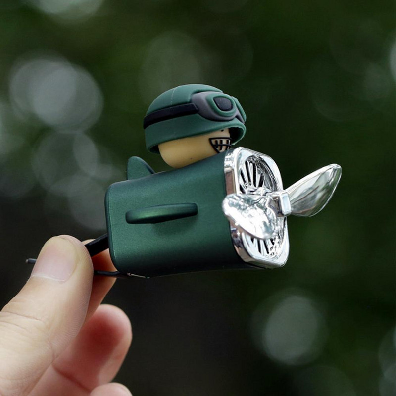Pilot amuzant Odorizant pentru mașină în formă de avion Parfum cu frunze de ventilator rotativ în formă de desene animate Odorizant de aer condiționat Priză de aerisire Parfum