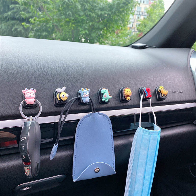 2tk/paar Autokonks Autoistme seljatugi Cartoon Mini Hook Creative Cute Car Sticky Multifunktsionaalne Mini Hook Interjööri autotarvikud