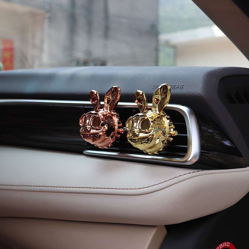Cool Rascal Rabbit Model Parfum de mașină Parfum de mașină Odorizant de mașină creativ Decorație Clip de ventilație Odorizant de mașină Cel mai nou 2021