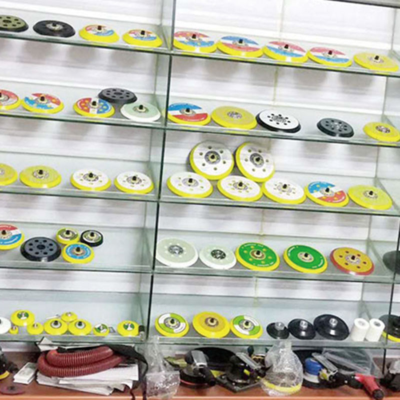 Pneumatski pladanj za suhu brusilicu 5 inča Brusilica sa 6 rupa Pribor za brusnu glavu Automatski kit Stroj za brusni papir Ljepljivi disk