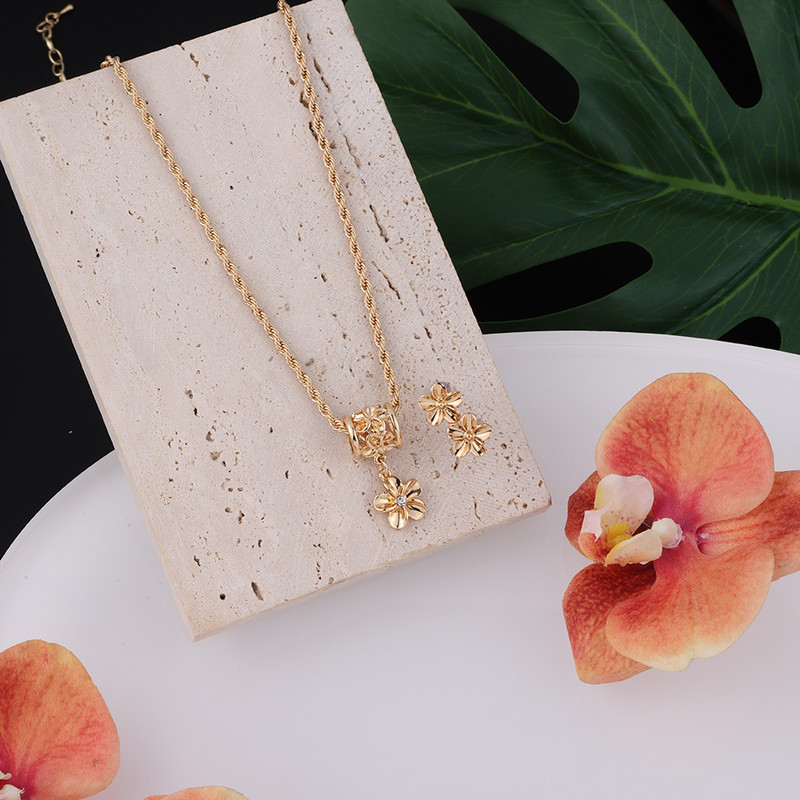 SophiaXuan New Design Set de bijuterii hawaiene Samoa Polinezian Plumeria Cercei cu flori Seturi de coliere Bijutier pentru femei Cadou Petrecere