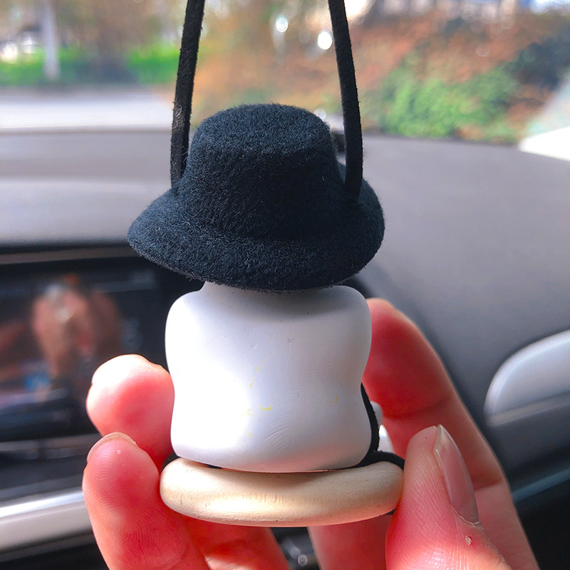 Decorare interioară a mașinii de rață anime drăguță rață leagăn din gips cu ochelari de țeavă pandantiv pentru oglindă retrovizoare pentru accesorii auto