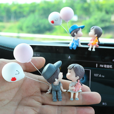 2022 Accesorii mașini drăguțe desene animate cupluri figurine figurine balon ornament interior auto tablou de bord pentru fete cadouri picătură