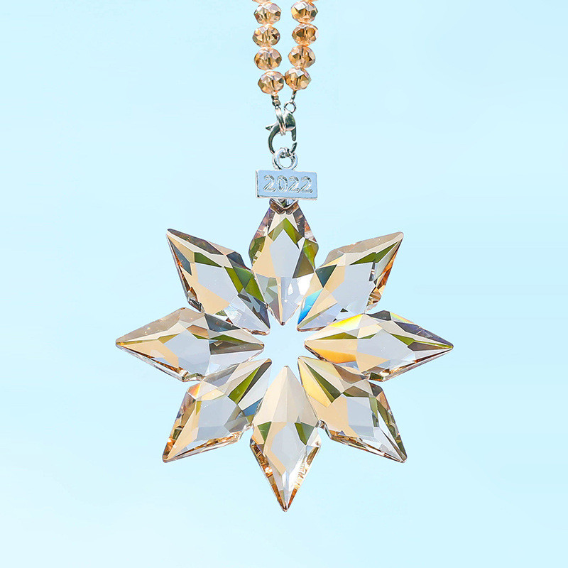 8*8cm Pandantiv masina Cristal Fulgi de zapada Oglinda retrovizoare pentru masina Accesorii interioare Prisme Trim agatat Cadouri de Craciun Fulg de zapada