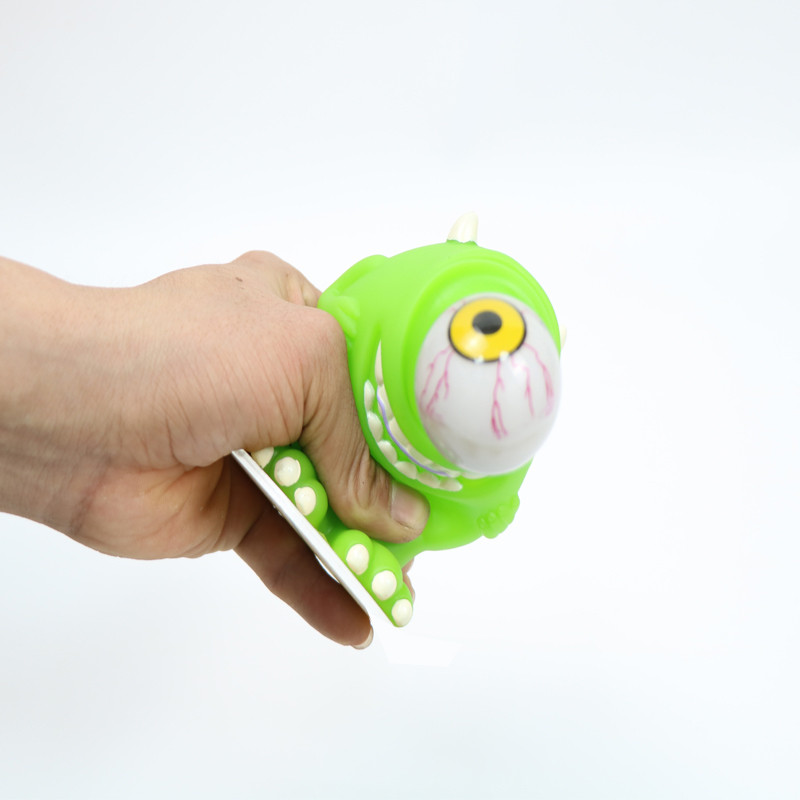 Car Turbo Doll Universal Auto Accessiores Papusi cu ochi mari Aglomerate Jucarii zombie cu ochi violenti