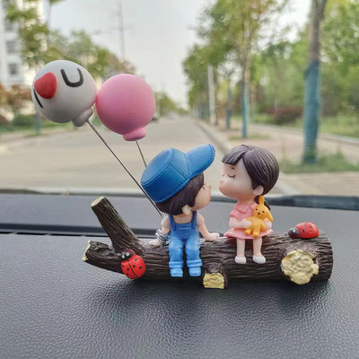 Διακόσμηση αυτοκινήτου Χαριτωμένα κινούμενα σχέδια Ζευγάρια αξεσουάρ καθρέφτη αυτοκινήτου Action Figure Figurines Στολίδι με μπαλόνι Δώρο Auto εσωτερικό ταμπλό