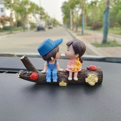 Decorare mașină Cupluri de desene animate drăguț Accesorii pentru oglindă auto Figurine de acțiune Figurine Ornament pentru baloane Cadou pentru interiorul auto pentru bord