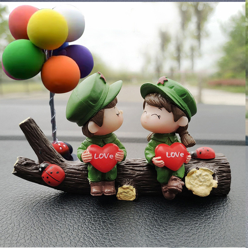 Decorare mașină Cupluri de desene animate drăguț Accesorii pentru oglindă auto Figurine de acțiune Figurine Ornament pentru baloane Cadou pentru interiorul auto pentru bord