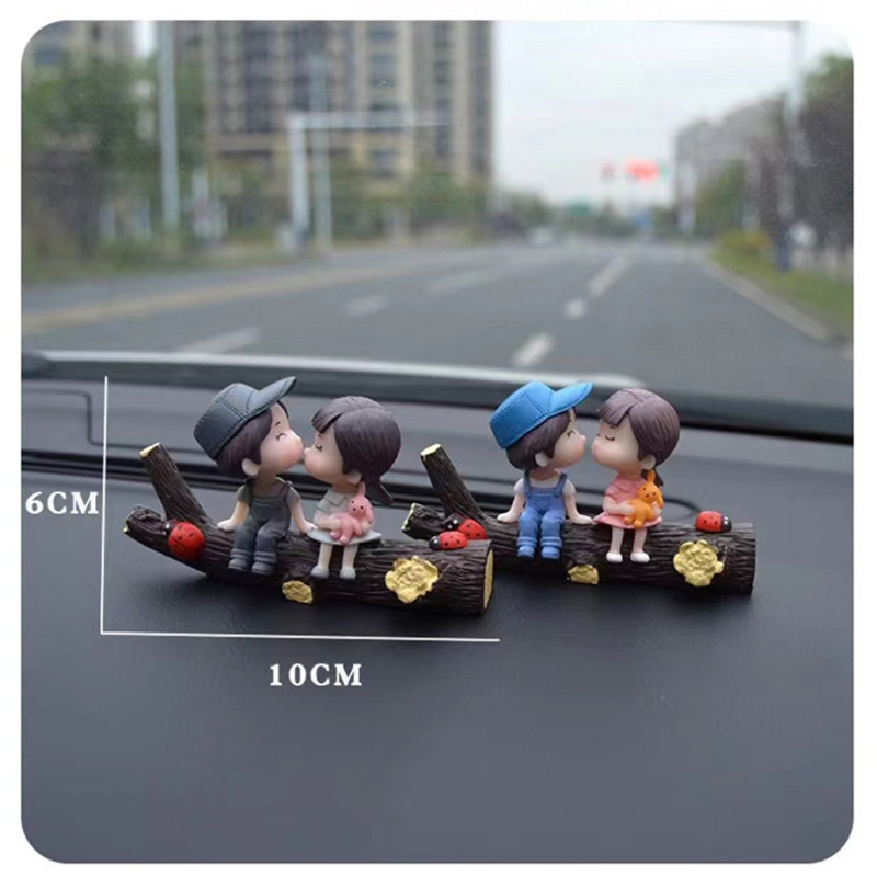 Decorare mașină Cupluri de desene animate drăguț Accesorii pentru oglindă auto Figurine de acțiune Figurine Ornament pentru baloane Cadou pentru interiorul auto pentru bord