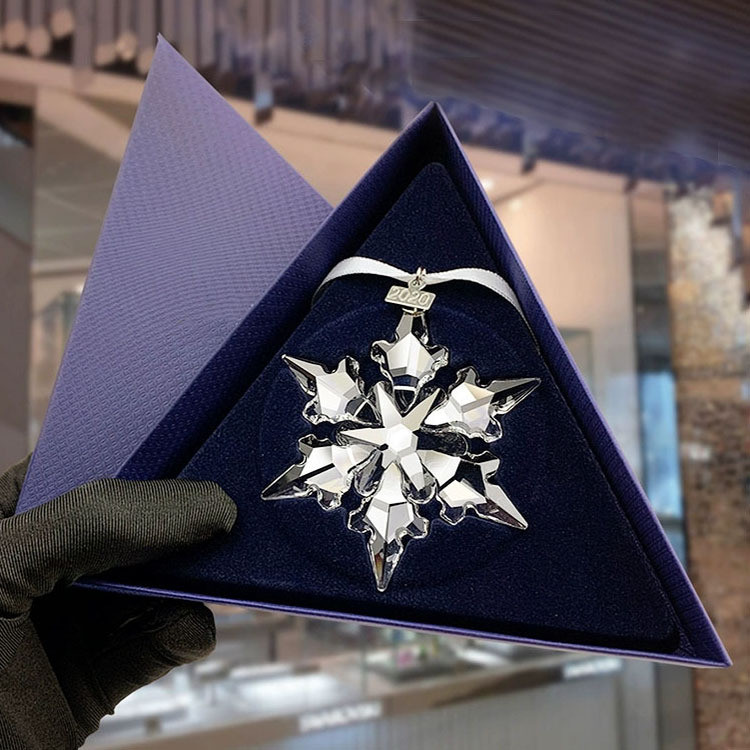 2022 m. Crystal Snowflake Automobilio pakabinami automobilio papuošalai Automobilių pakabukų priedai Aukščiausios kokybės automobilio galinio vaizdo veidrodžio papuošalai