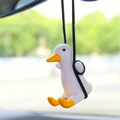 Accesoriu mașină gips drăguț anime leagăn rață pandantiv auto oglindă retrovizoare ornamente cadou de aniversare accesoriu cuplu parfum mașină
