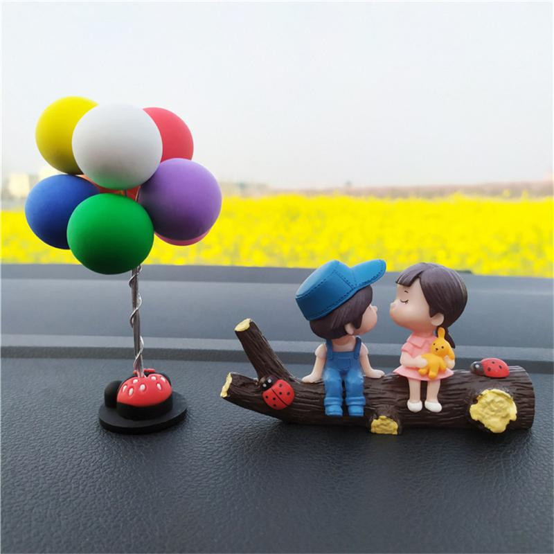 Accesorii mașini Cupluri de desene animate Figurine Figurine Baloane Ornament Tablou de bord interior auto pentru fete Cadouri Picătură