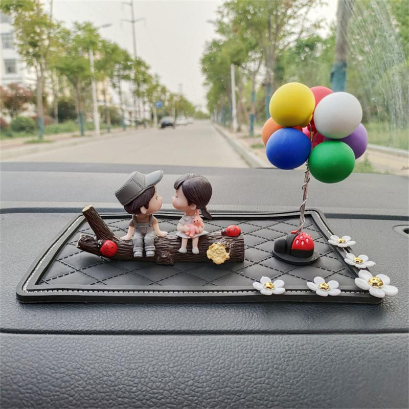 Accesorii mașini Cupluri de desene animate Figurine Figurine Baloane Ornament Tablou de bord interior auto pentru fete Cadouri Picătură
