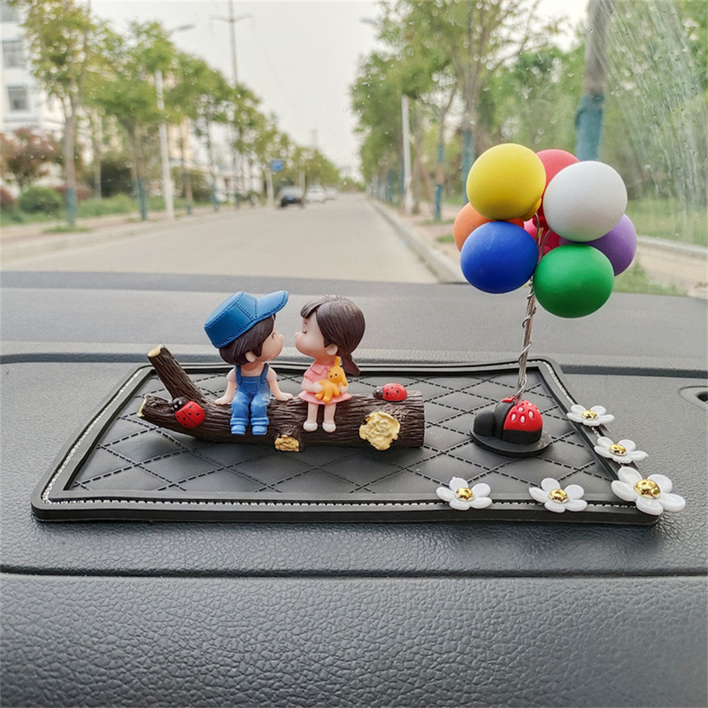 Accesorii mașini Cupluri de desene animate Figurine Figurine Baloane Ornament Tablou de bord interior auto pentru fete Cadouri Picătură
