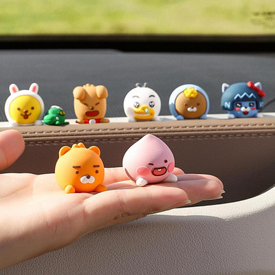 Anime Kakaofriends Figurină Papusa Ornamente pentru mașină Rechizite pentru mașină Aerisitoare pentru tabloul de bord al mașinii Decor de ieșire Decor interior auto Accesorii auto