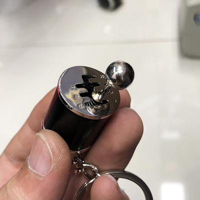 Llanta negra llaveros turbine llaveros metal con freno rueda de discos llavero concentrador accesorios para automóviles