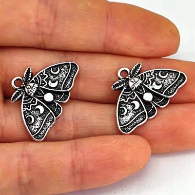 hzew 50db Moon Moth medál medálok Női Esküvő Divat Ékszer díszek Ajándékok Női Bizsu női Férfi Kiegészítők