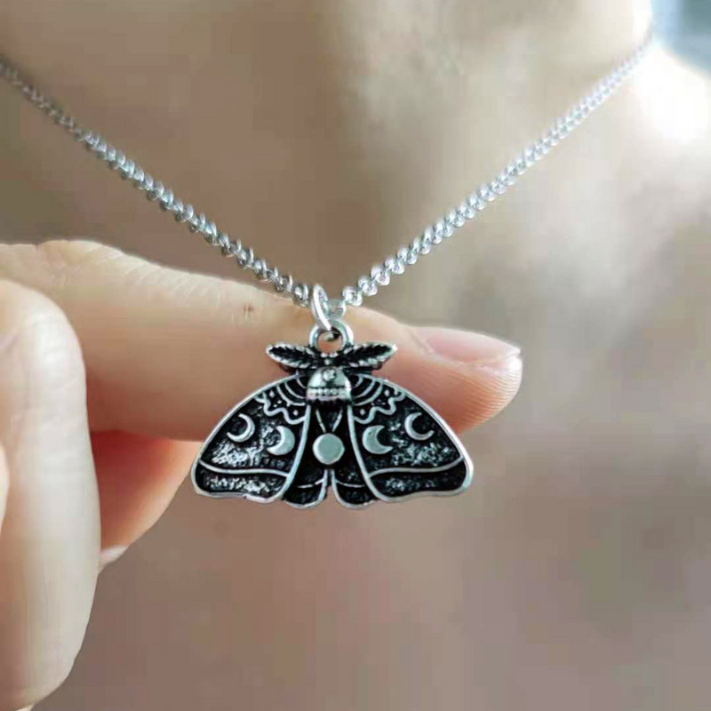 hzew 50db Moon Moth medál medálok Női Esküvő Divat Ékszer díszek Ajándékok Női Bizsu női Férfi Kiegészítők