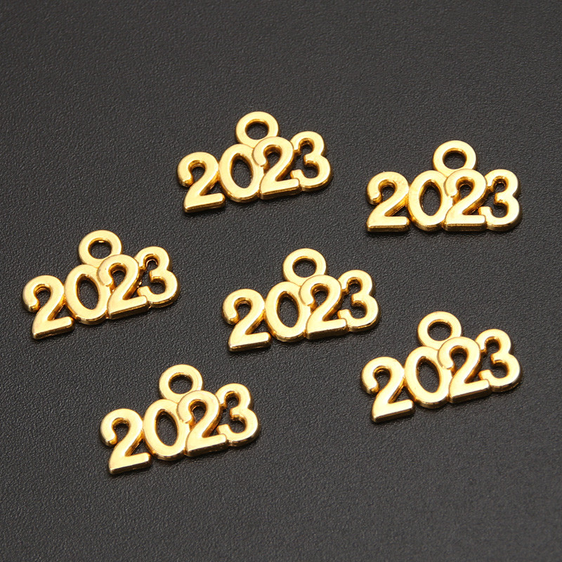 100db Dupla színű 14x9mm szám 2023 év Charms betűs medál barkácsoláshoz kézzel készített fémötvözet ékszerkészítési kiegészítő