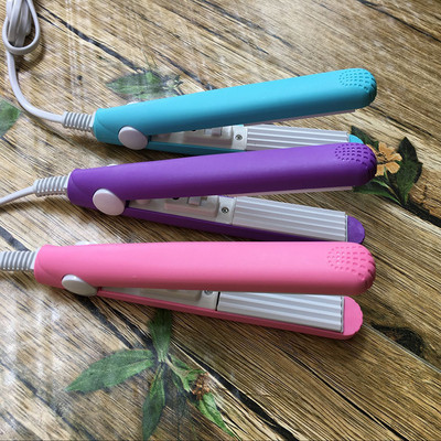 Prijenosna pahuljasta mala valovita valovita mini pegla za kosu Iron Pink Keramičko ravnanje Valoviti uvijač za kosu Styling