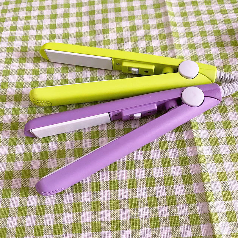 augstas kvalitātes mini matu taisnotājs mini dzīvoklis dzelzs bezvadu usb ruļļi 25w ceļojošie matu taisnotāji