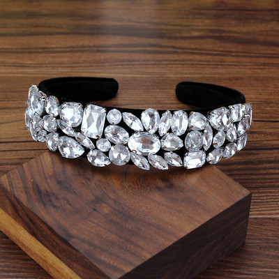 Bandă de păr lată, lucrată manual, de culoare argintie, de piatră de cristal, de lux, în stil baroc.