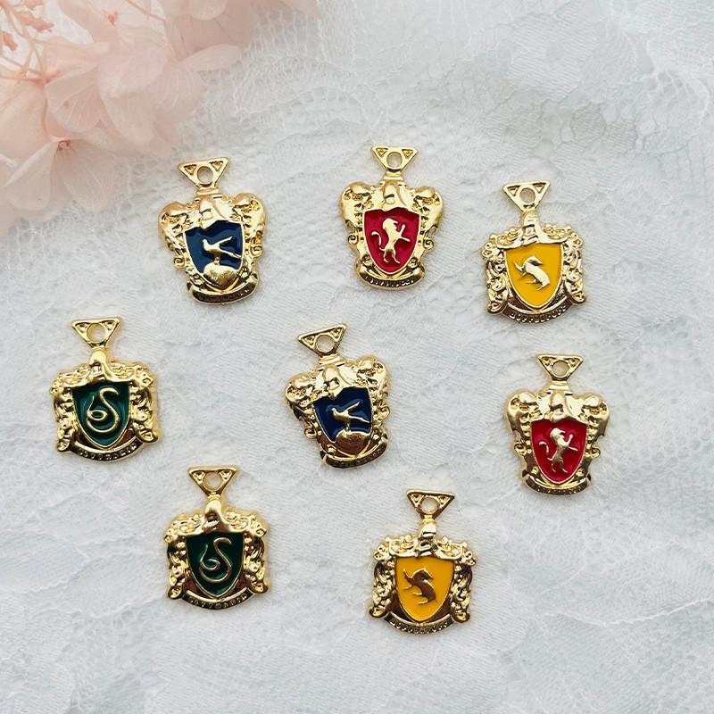10db Cartoon Magic Badge medál ötvözet csepegtető olaj varázs ékszer kiegészítők készítéshez tervezői fülbevaló nyaklánc kulcstartó