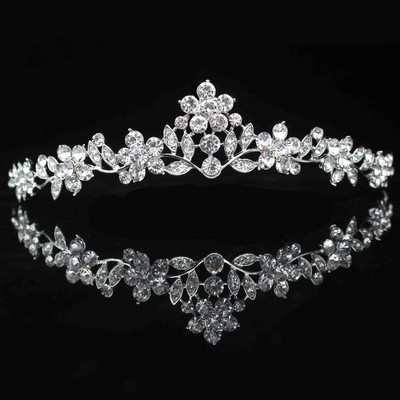 8 Designs Kristály esküvői menyasszonyi tiara korona nőknek szalagavató fej diadem hajdíszek Esküvői menyasszony haj Ékszer kiegészítők