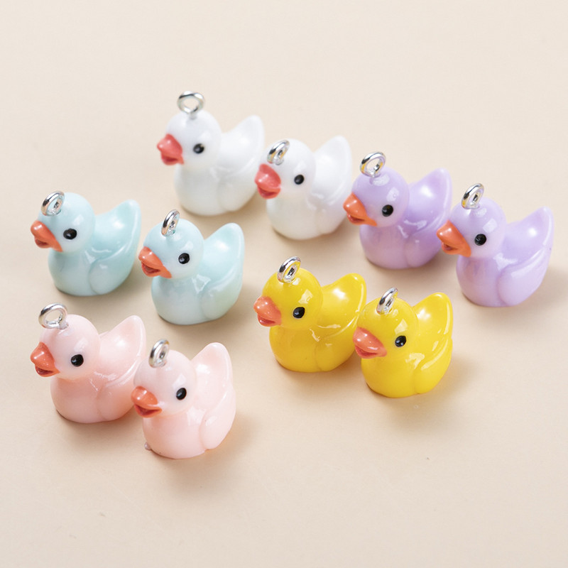 10 ks roztomilých kačičiek z živice, príveskov na náušnice, príveskov na DIY, náhrdelníkov, kľúčeniek na telefón, náramkov, doplnkov na výrobu šperkov.