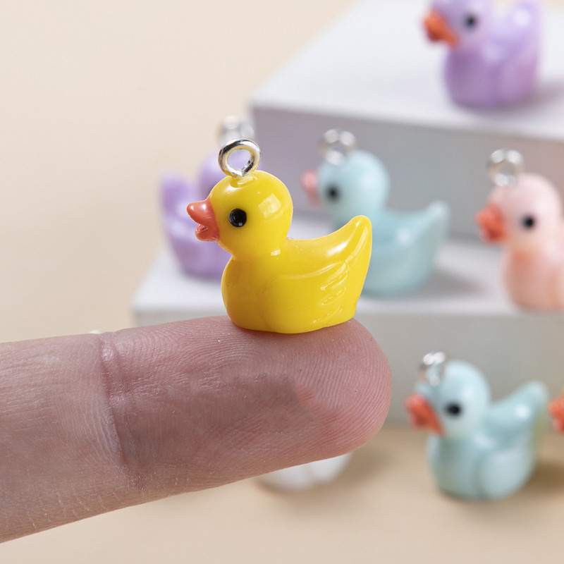 10 ks roztomilých kačičiek z živice, príveskov na náušnice, príveskov na DIY, náhrdelníkov, kľúčeniek na telefón, náramkov, doplnkov na výrobu šperkov.