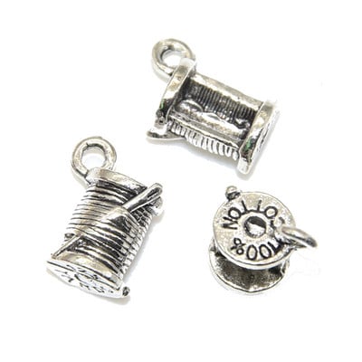 18 vnt mišraus siuvimo kolekcijos pakabukai Tibeto sidabro lydinio metalo žirklinių vamzdžių verpalų „Clew Button“ pakabukai, skirti „pasidaryk pats“ papuošalams gaminti