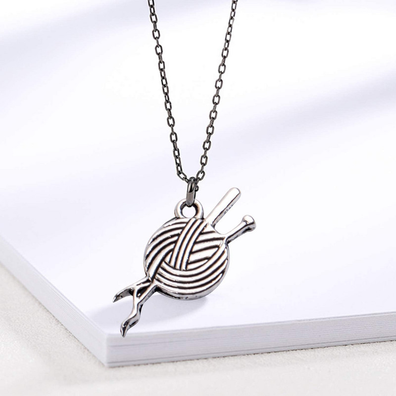 18 vnt mišraus siuvimo kolekcijos pakabukai Tibeto sidabro lydinio metalo žirklinių vamzdžių verpalų „Clew Button“ pakabukai, skirti „pasidaryk pats“ papuošalams gaminti