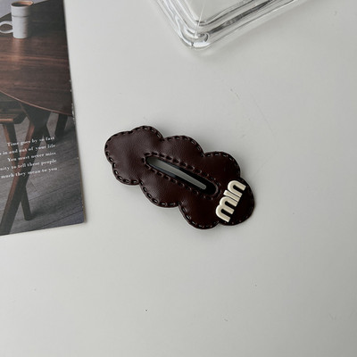 Bőr Letter Cloud Wave Edge Bobby Pin női koreai Sweet Girly Charm hajcsat Esztétikus divat Hajkiegészítők Ajándék